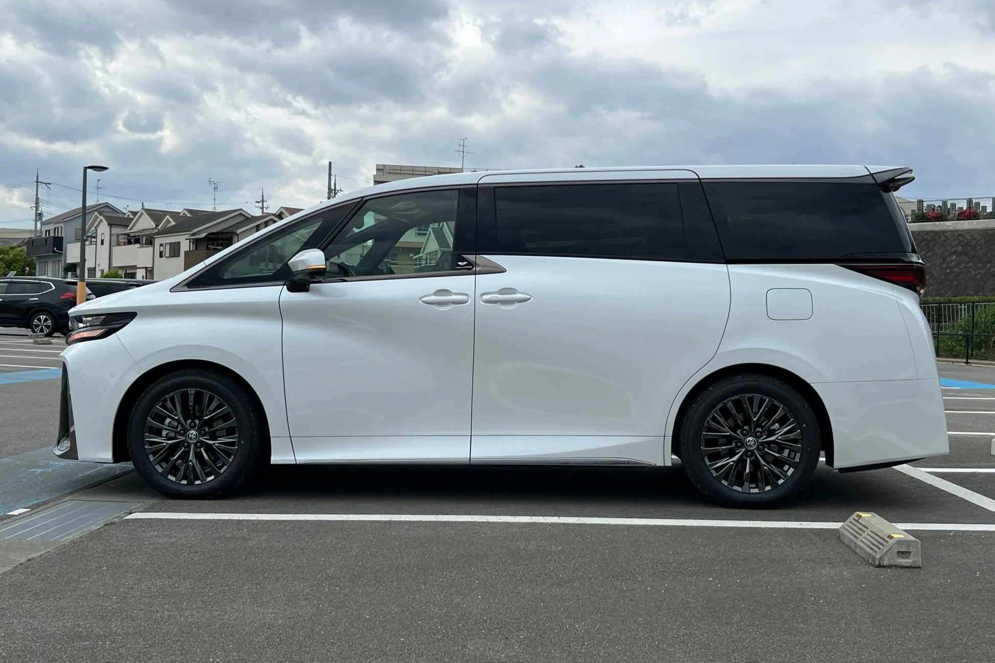 2025 Toyota VELLFIRE 2.4 Z Premier MPV | 7-Seater | Pearl White | Brand New