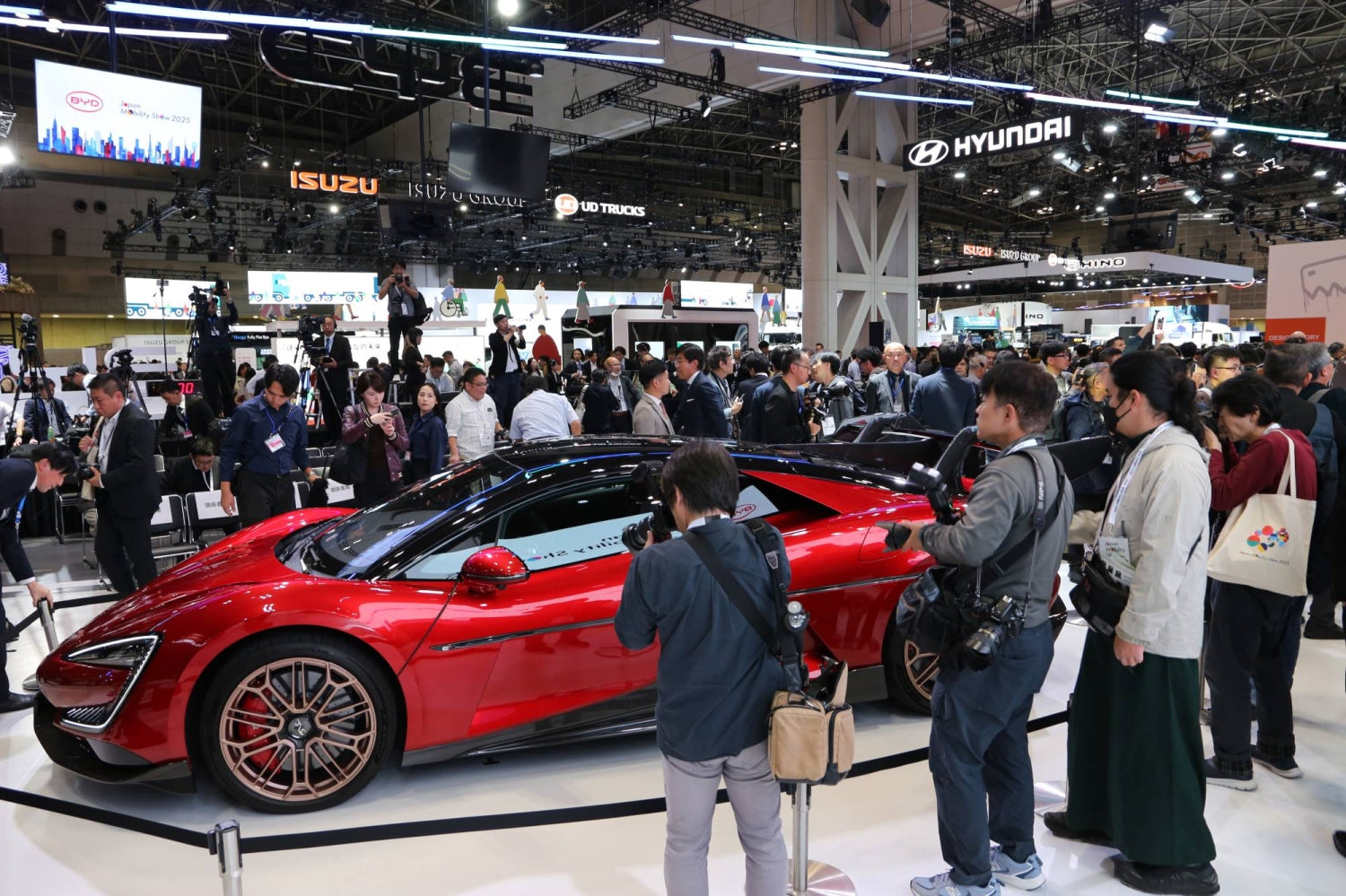 Why Japanese Hybrid Cars Dominate Global Exports in 2025 | IV Motors Japan