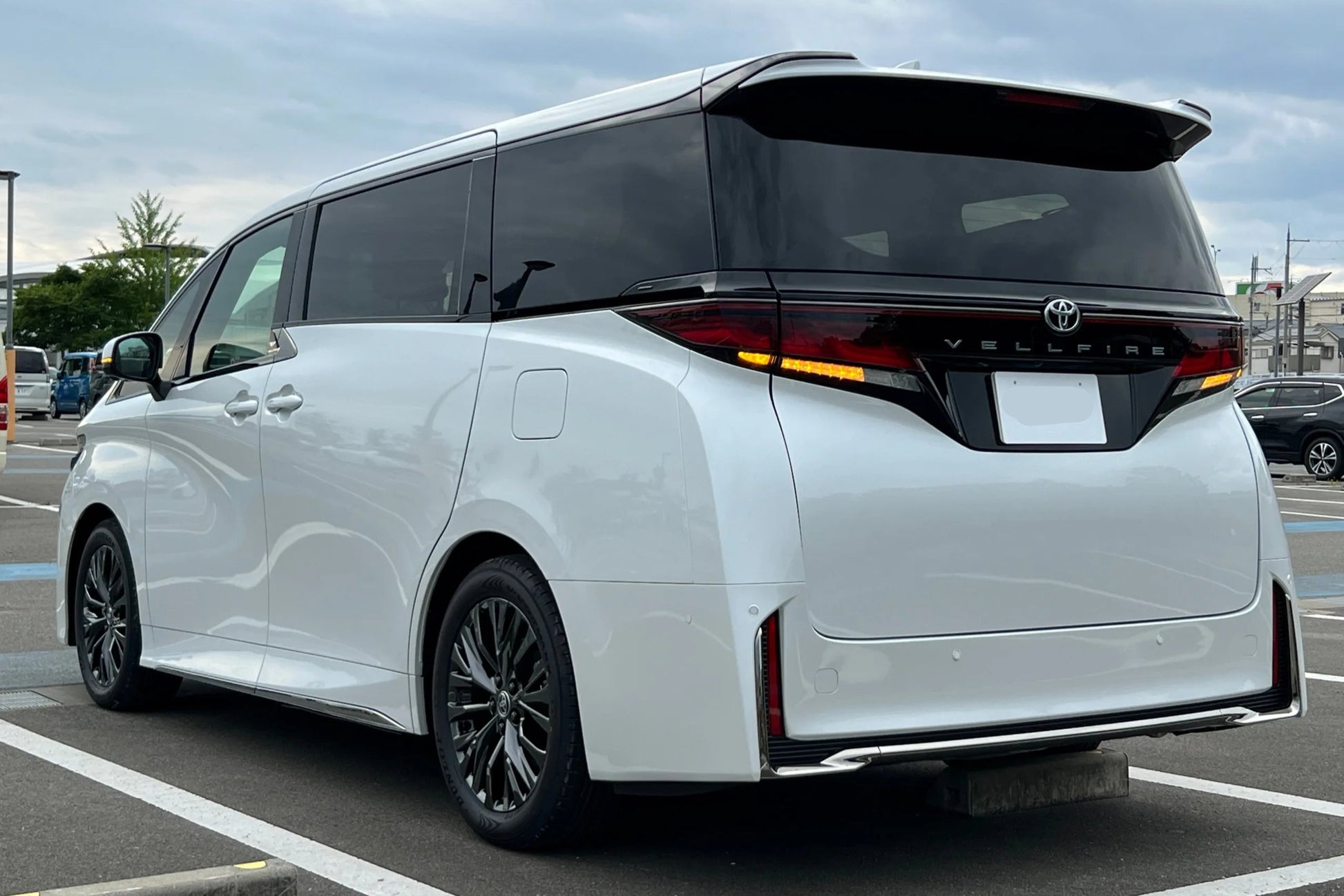 2025 Toyota VELLFIRE 2.4 Z Premier MPV | 7-Seater | Pearl White | Brand New