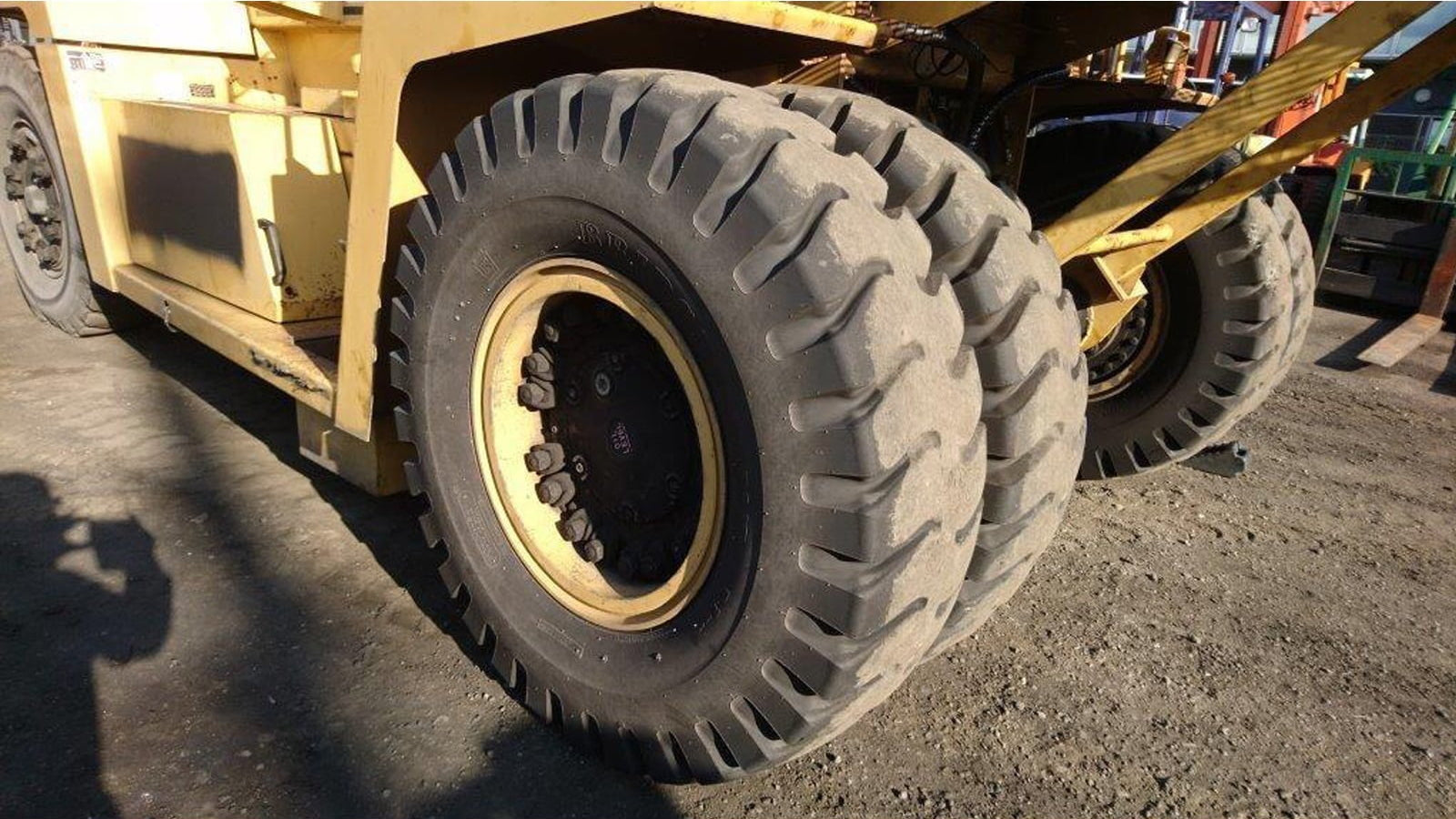Mitsubishi FD210 Diesel Forklift – Max Lift 15.3m | 6.5 Ton Capacity