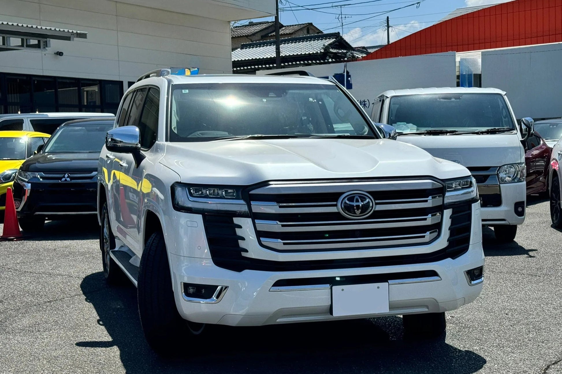 2025 Toyota Land Cruiser 300 ZX 3.5L 4WD | 7-Seater | Pearl White | Brand New