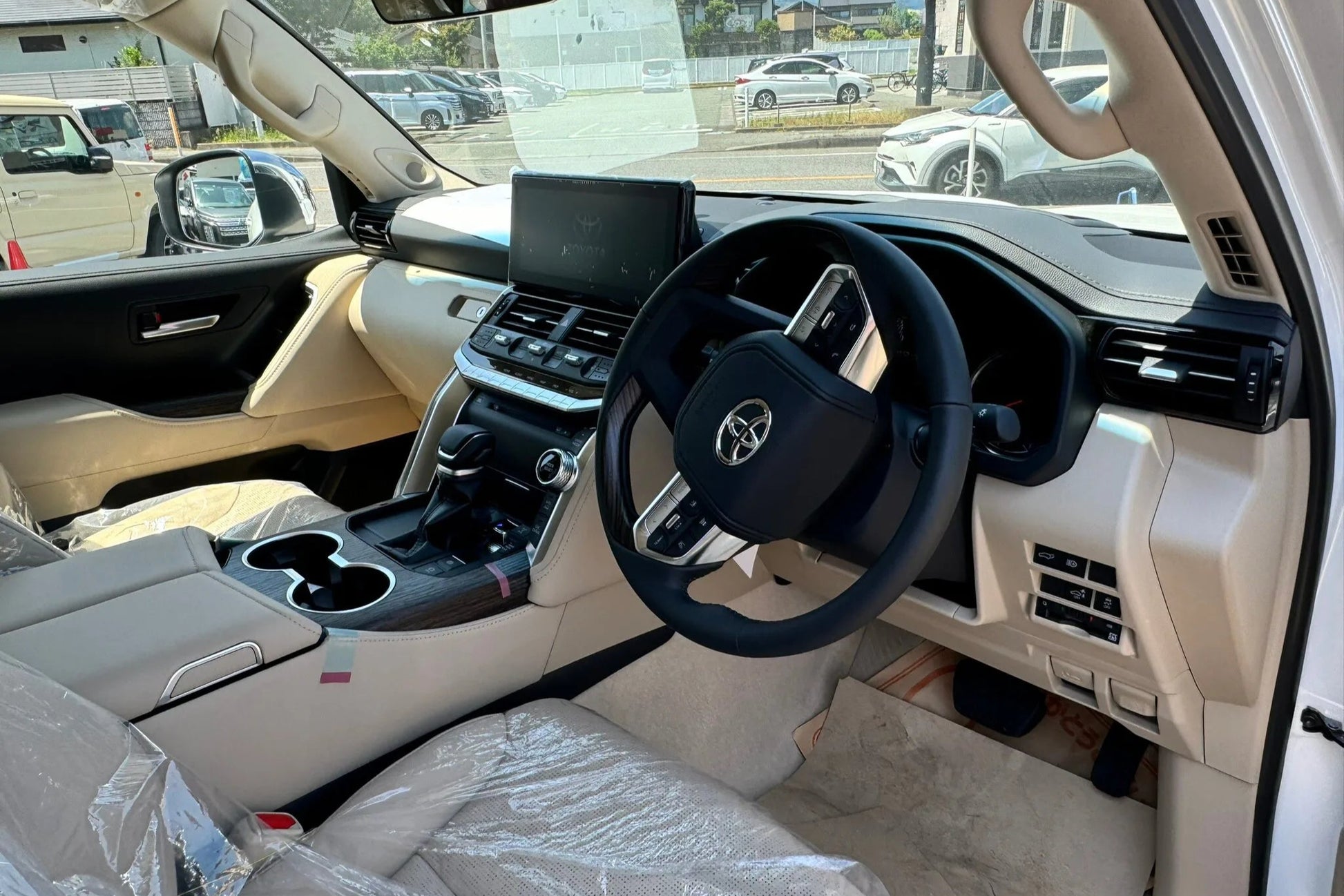 2025 Toyota Land Cruiser 300 ZX 3.5L 4WD | 7-Seater | Pearl White | Brand New
