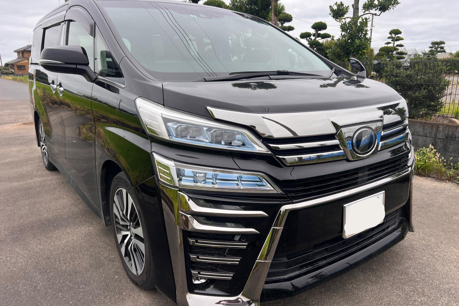 Toyota Vellfire Executive 7-Seater MPV | Black | Luxury Family Van | Japan Stock